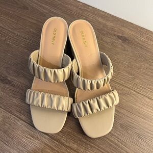 Old Navy Women's Cream Sandals